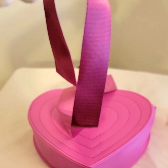 Betsey Johnson Heart Shape Crossbody - Picture 4 of 6